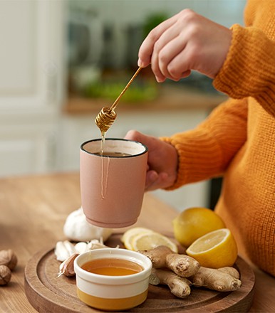 10 Incredible Benefits of Warm Water and Honey